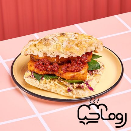 ساندویچ شنیسل مرغ ایتالیانو